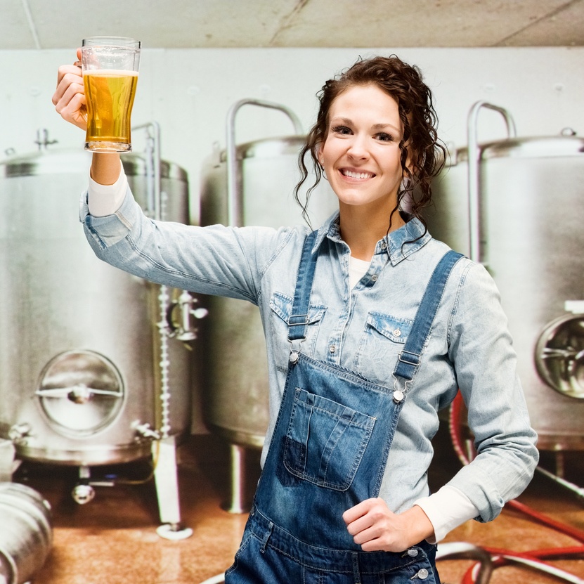 Women brewing beer